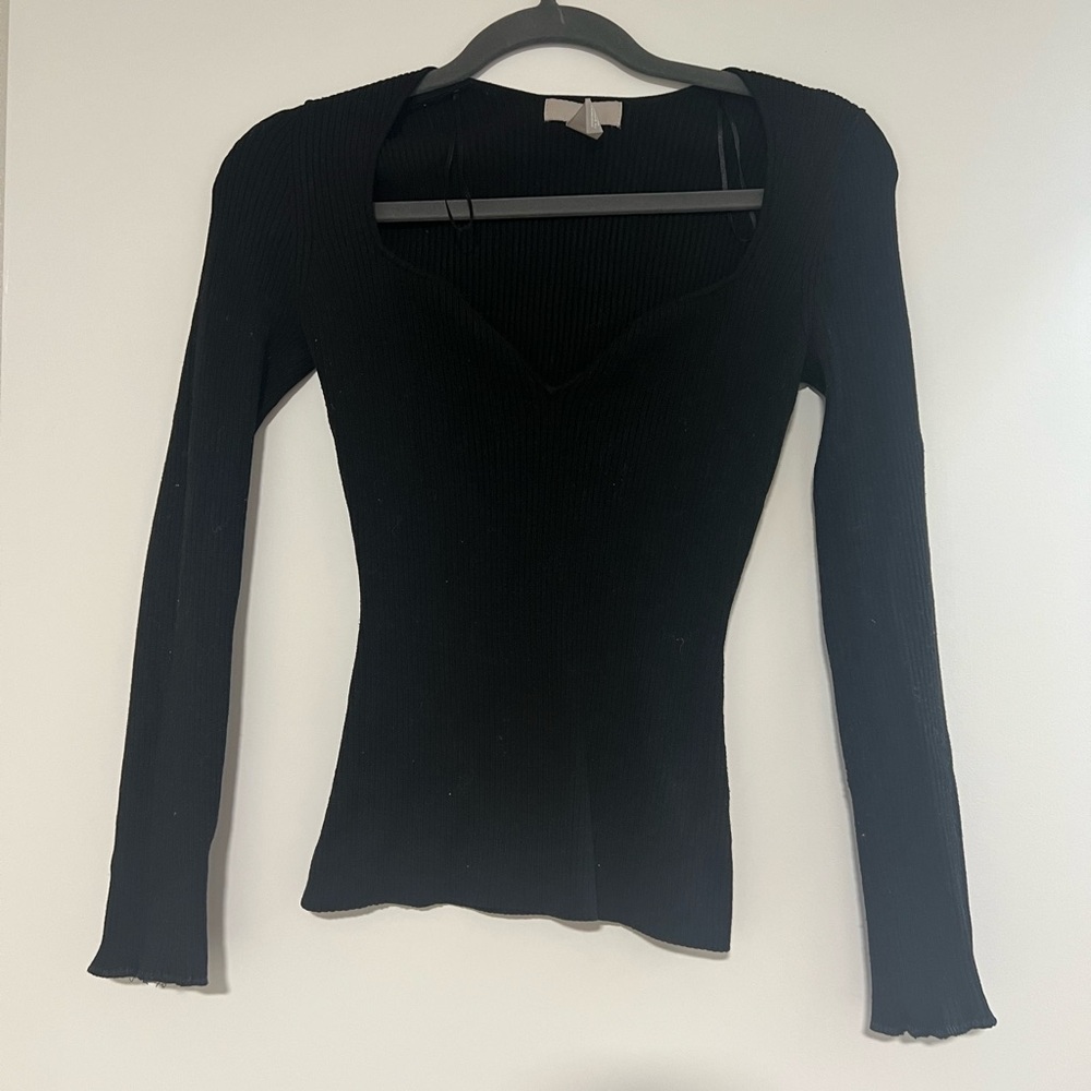 H&M black rib knit heart neckline sweater S